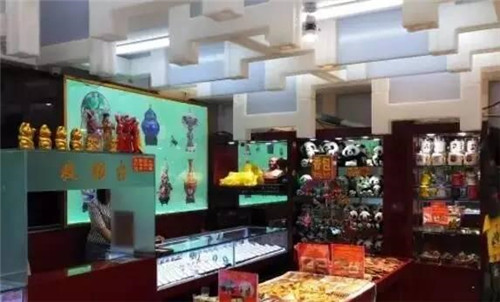 隈研吾爆改的故宮邊茶室，現竟變小商品攤！