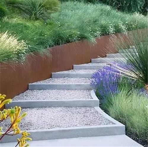 坡地庭院，別具一格的美