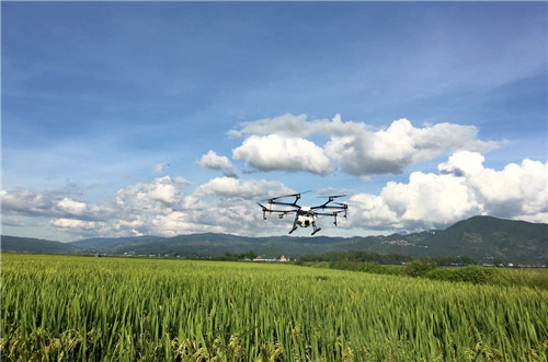 植保無(wú)人機(jī)效率這么高 為何農(nóng)民難接受？