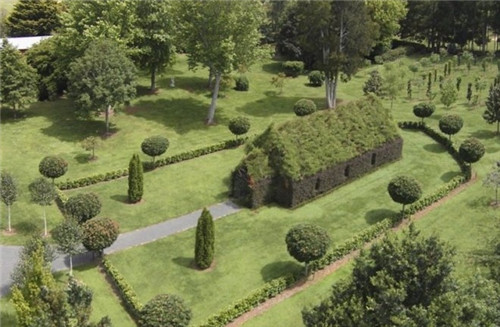 令人吃驚的植物景觀：一棟用樹種出的房子