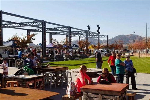 看遍世間萬象的火車站，如何玩轉(zhuǎn)商業(yè)景觀？