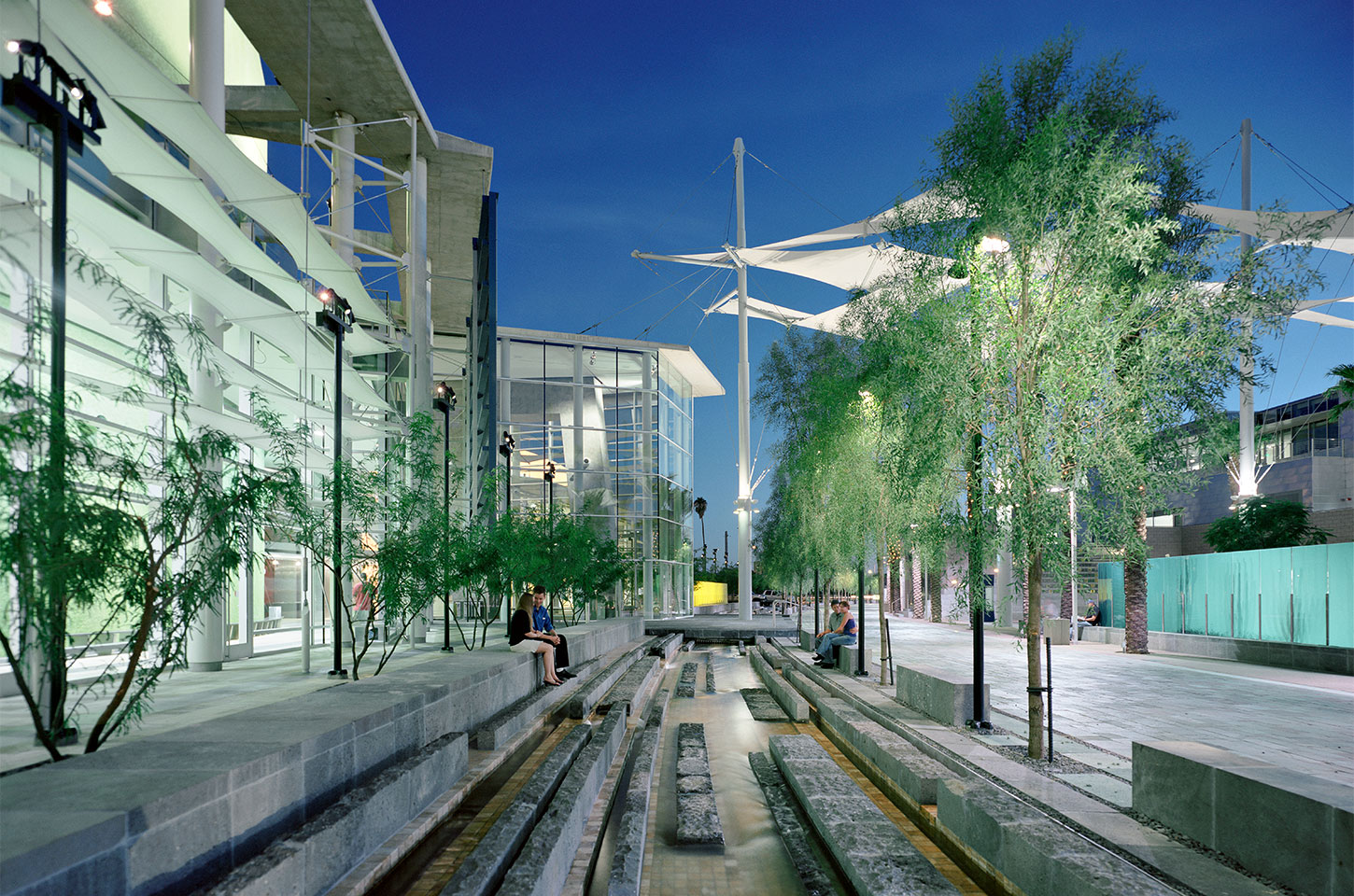 光影與水景的交合--美國梅薩藝術中心