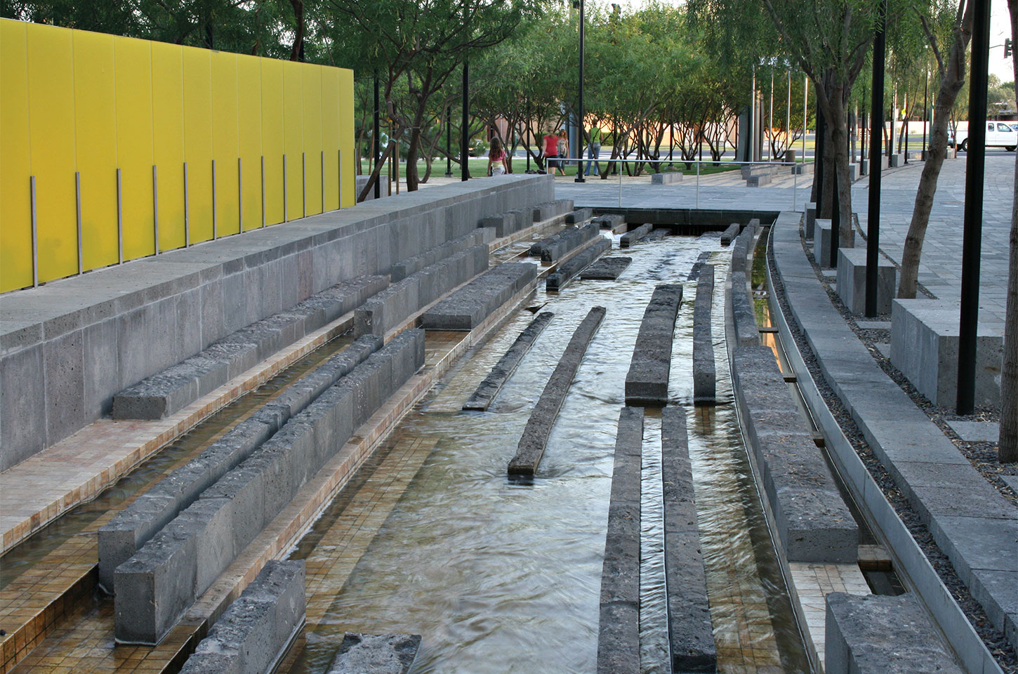 光影與水景的交合--美國梅薩藝術中心