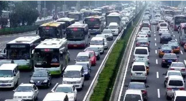 俄羅斯設(shè)計師展望未來城市交通