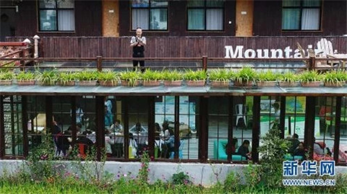 陜西佛坪:鳥瞰生態(tài)水稻公園