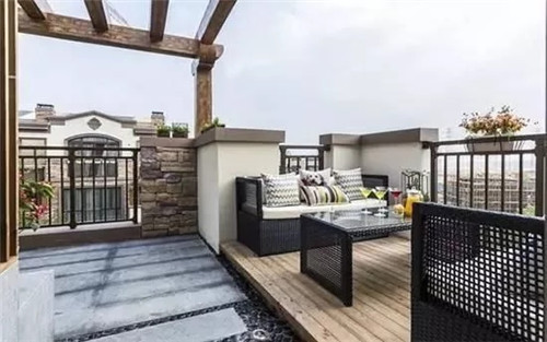 這設計才叫頂層露臺，你家那只能叫屋頂