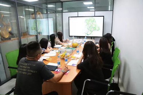 研究生工作站企業(yè)導(dǎo)師分享會走進文科園林