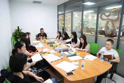 研究生工作站企業(yè)導(dǎo)師分享會走進文科園林