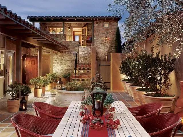 別小看農(nóng)村，庭院打扮起來比別墅還美