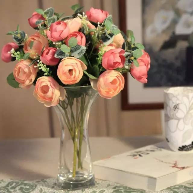 鮮花放一個月都不枯,原來方法竟這么簡單