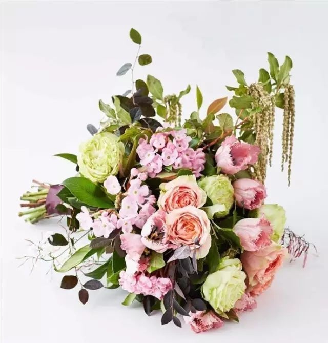 鮮花放一個月都不枯,原來方法竟這么簡單