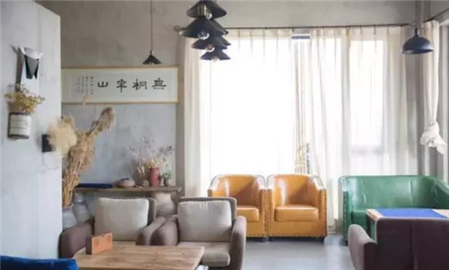 蘇州西山一家設計極簡工業風的民宿