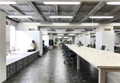 一切從簡(jiǎn)，奈良塑料容器裝扮辦公室設(shè)計(jì)方案