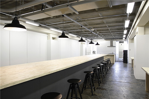 一切從簡(jiǎn)，奈良塑料容器裝扮辦公室設(shè)計(jì)方案