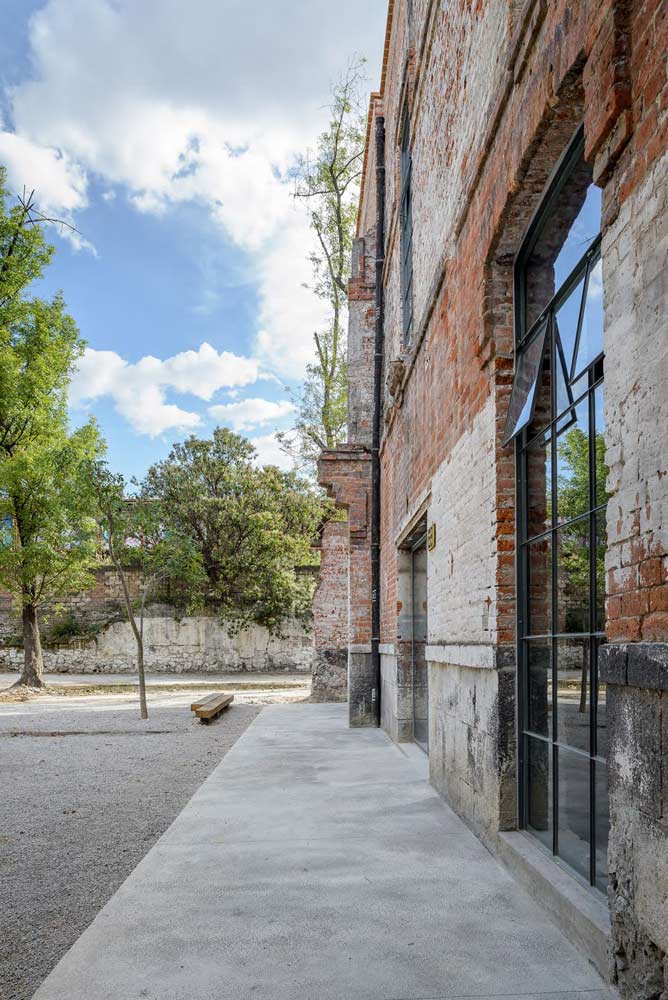 鄉(xiāng)村住宅變身辦公樓的景觀改造