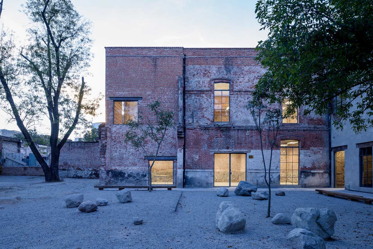 鄉(xiāng)村住宅變身辦公樓的景觀改造