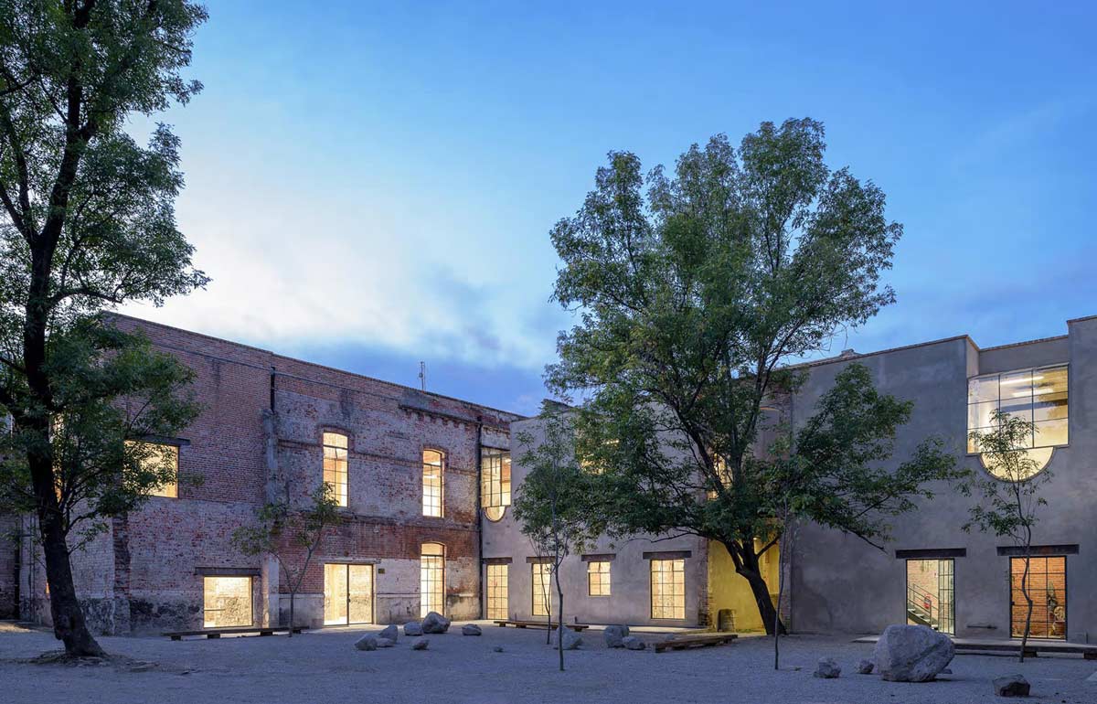 鄉(xiāng)村住宅變身辦公樓的景觀改造