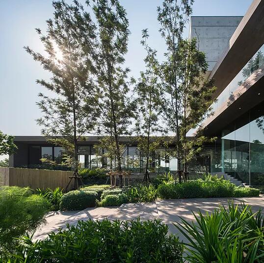 泰國曼谷雨樹住宅區(qū)景觀設(shè)計