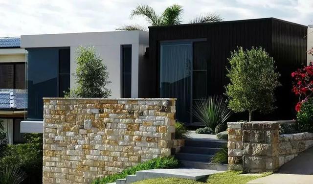 別墅庭院圍墻必備的5種設(shè)計(jì)!