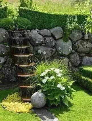 植物與水的搭配讓景觀充滿詩情畫意