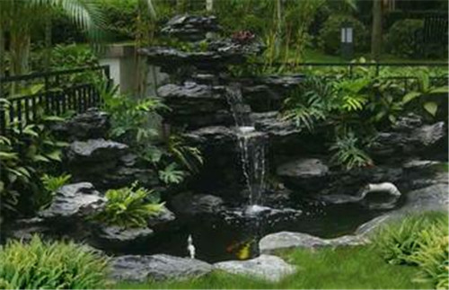 設(shè)計巧妙瀑布景觀江南美景花園