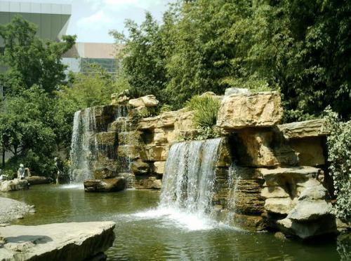 設(shè)計巧妙瀑布景觀江南美景花園