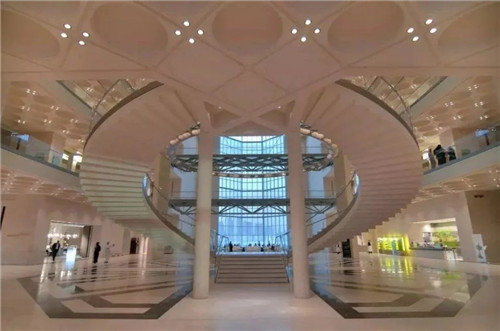 建筑大師貝聿銘創造出波斯灣上的城市明珠