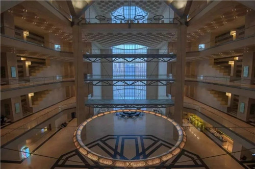 建筑大師貝聿銘創造出波斯灣上的城市明珠