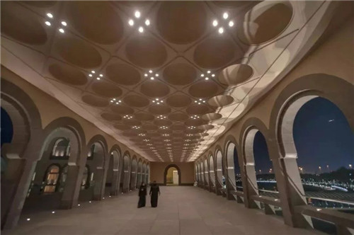 建筑大師貝聿銘創造出波斯灣上的城市明珠