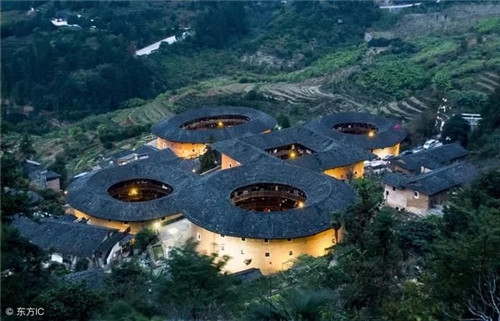 千城一色 斷崖城市文化該去何處續(xù)接