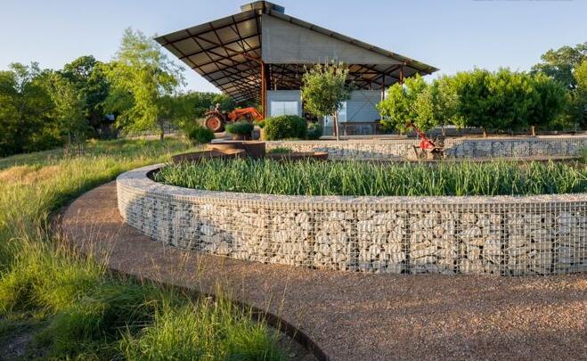 使用石頭和鐵絲構成優雅景觀的10種方法