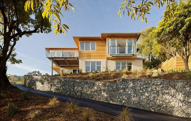 使用石頭和鐵絲構成優雅景觀的10種方法