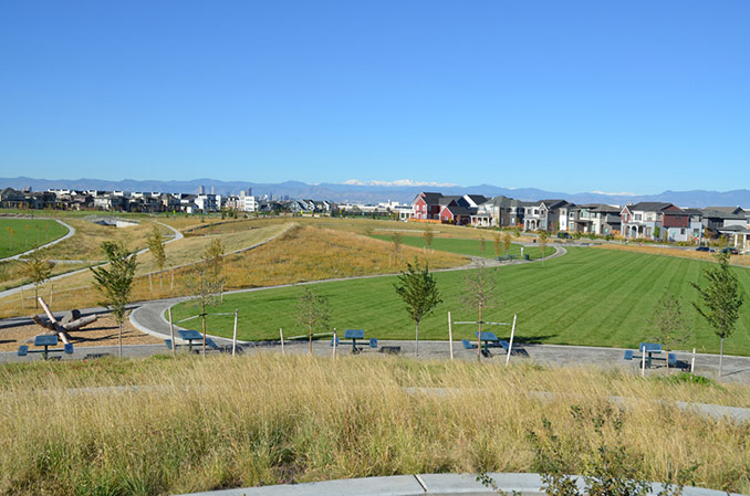 丹佛北部斯臺普頓開放空間的彈性水景觀設計