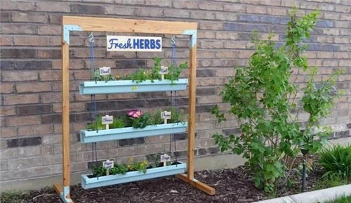 用雨水槽養成垂直的花園、菜園