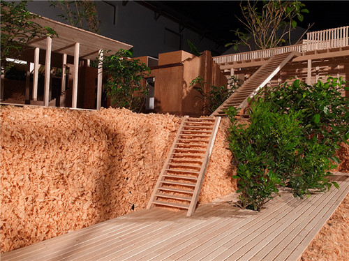 叢林中廢棄農(nóng)舍改造而成的自然住宅