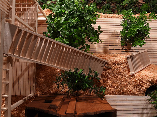 叢林中廢棄農(nóng)舍改造而成的自然住宅