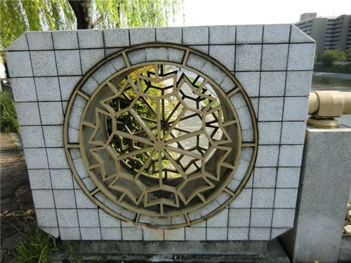 日本鴨川河上的千姿百態(tài)的橋