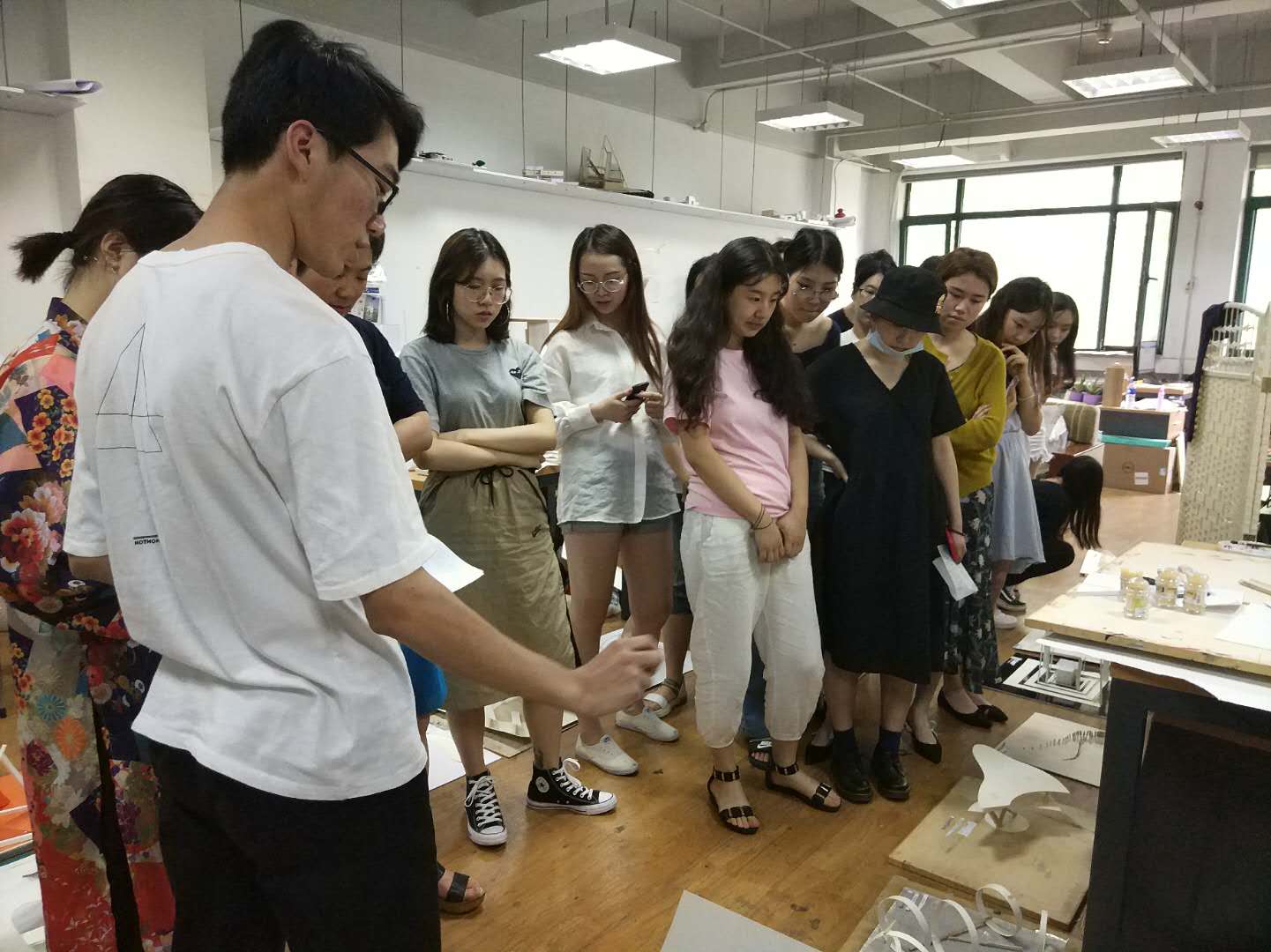 羅青：創(chuàng)造有情感意義的空間序列