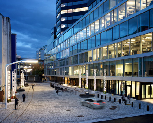 陰暗庭院變身閃亮城市空間——挪威卑爾根Odd Frantzens廣場景觀