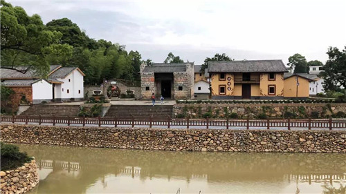 “趣村夏木塘”新聞發(fā)布會(huì)在江西萬(wàn)安舉行