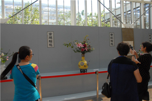 中國插花泰斗王蓮英獻藝河北省第二屆園博會