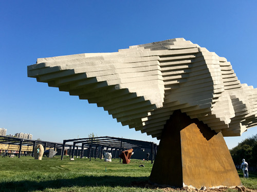 “低碳設計,創享未來”高峰論壇&低碳雕塑藝術展