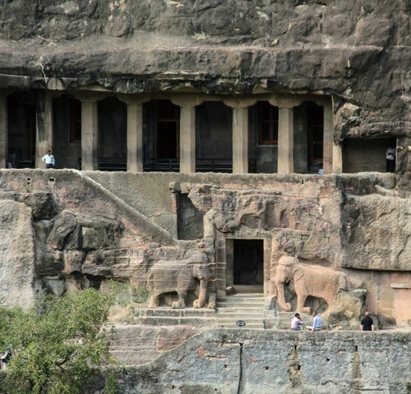 山崖上的諸神世界——阿旃陀石窟