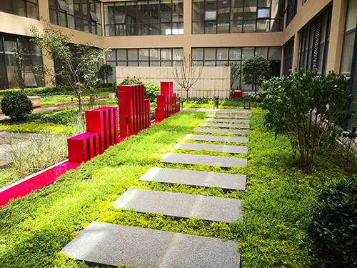 園冶杯專(zhuān)業(yè)獎(jiǎng):新華國(guó)際廣場(chǎng)天井園林景觀