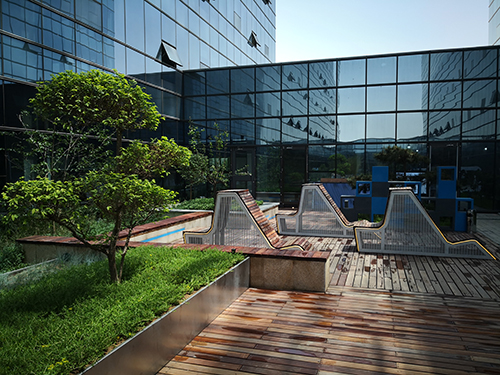 園冶杯專(zhuān)業(yè)獎(jiǎng):新華國(guó)際廣場(chǎng)天井園林景觀