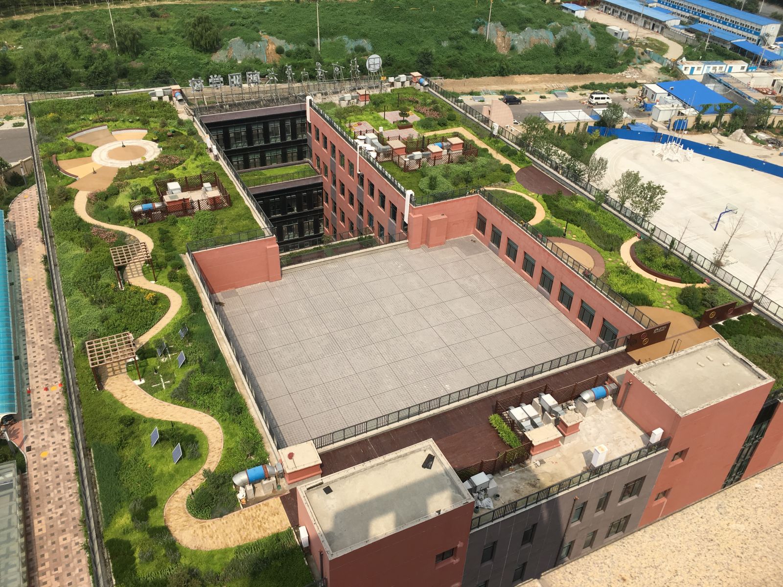 園冶杯專業獎:景山學校分校低碳屋頂花園