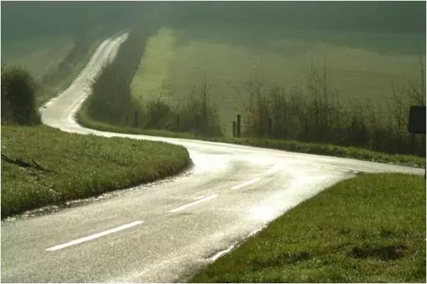 李建偉:美麗鄉(xiāng)村道