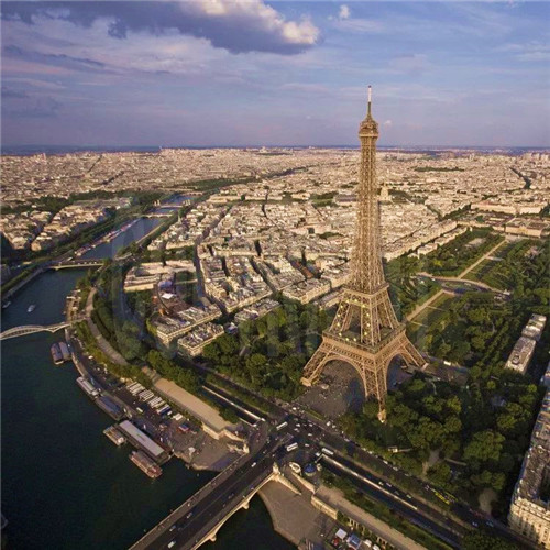 埃菲爾鐵塔周邊將改造為大花園，由哪位大師設計？