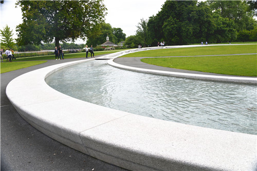 埃菲爾鐵塔周邊將改造為大花園，由哪位大師設計？