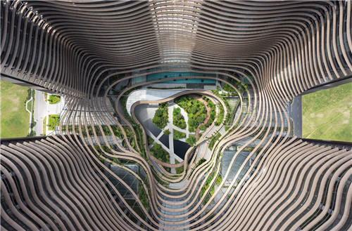 埃菲爾鐵塔周邊將改造為大花園，由哪位大師設計？